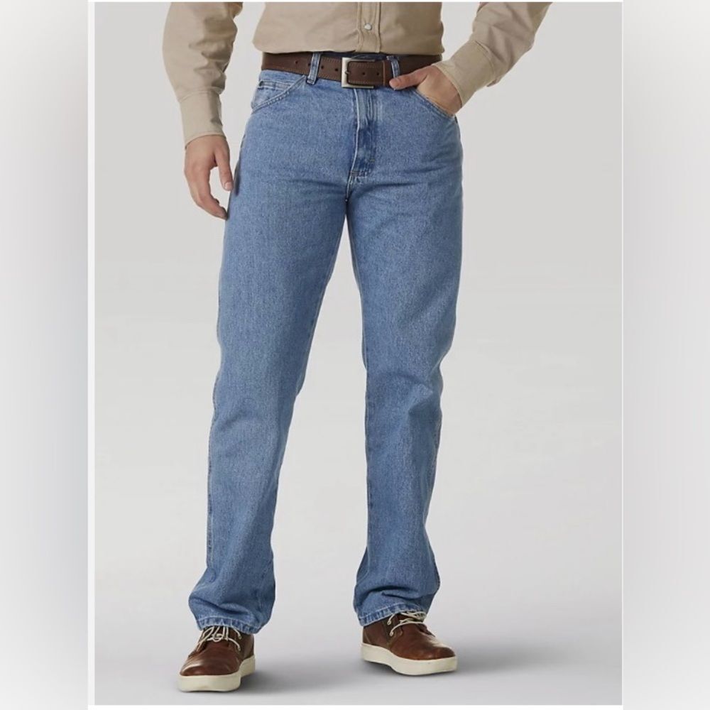 Wrangler Rugger Wear Classic Fit Straight Leg Jeans Men's Size 48x30 Rough Wash